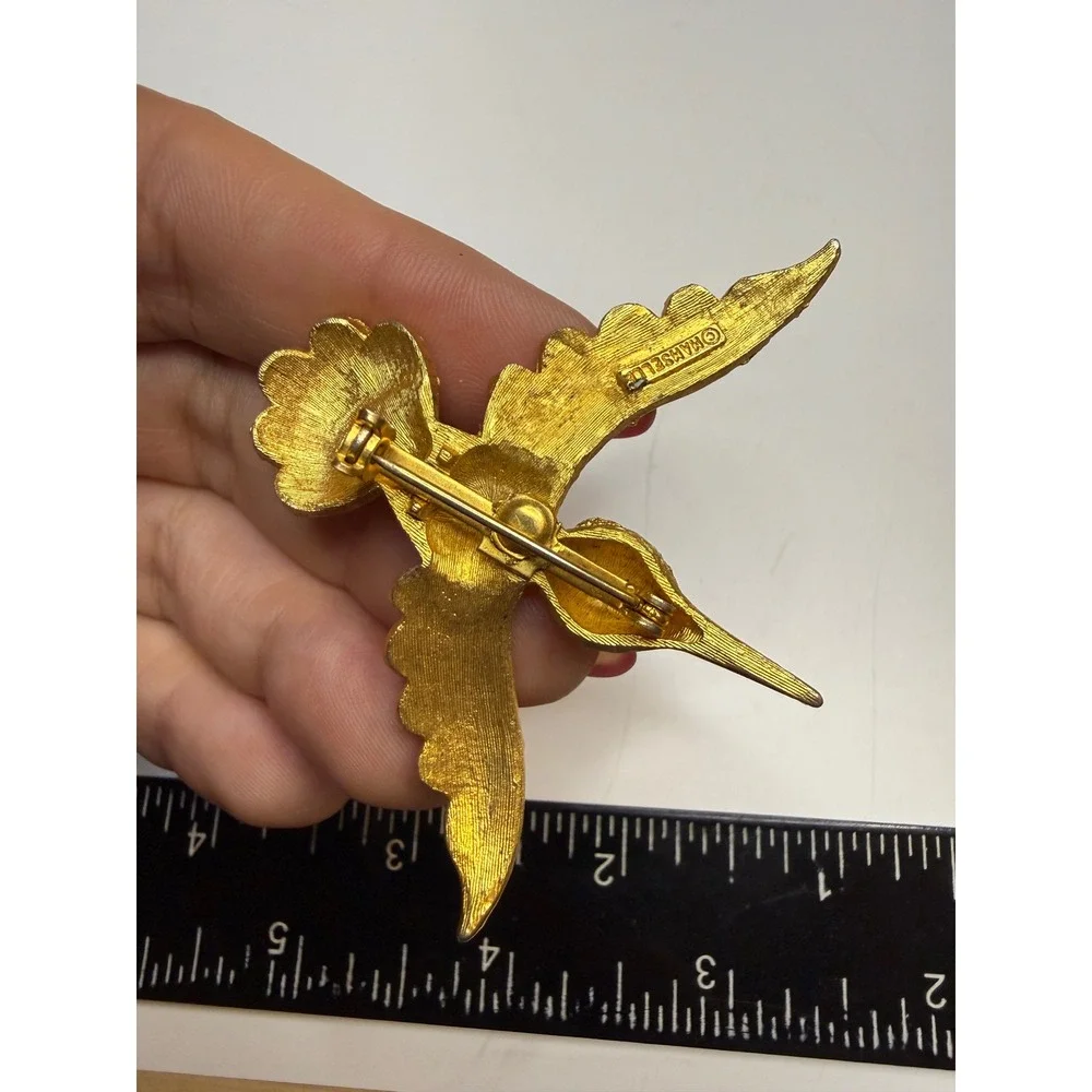 Mamselle Gold Tone Textured Hummingbird Brooch Rhinestone Eye Vintage Pin